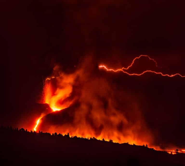 Localizan una nueva colada en la zona sur del volcán de La Palma