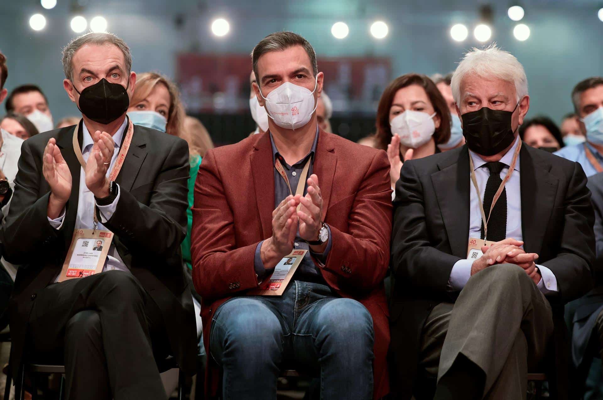 José Luis Rodríguez Zapatero, Pedro Sánchez y Felipe González, en el 40 Congreso del PSOE.