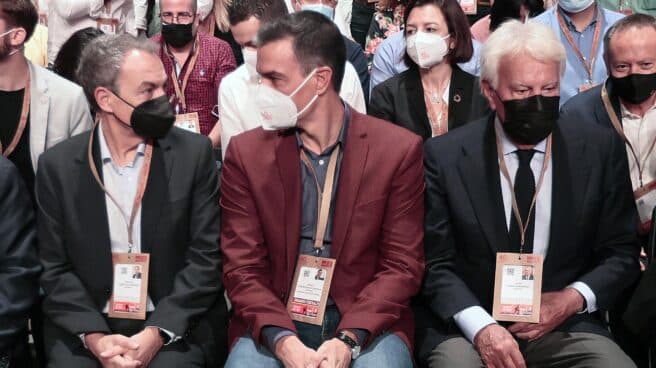 José Luis Rodríguez Zapatero, Pedro Sánchez y Felipe González, en el Congreso Federal del PSOE.