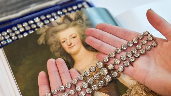 Imagen de archivo de los brazaletes subastados por Christie’s.