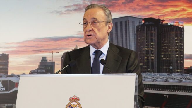 El presidente del Real Madrid, Florentino Pérez, ofrece su discurso durante la tradicional copa de Navidad del Real Madrid