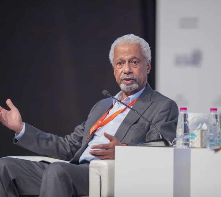 El Nobel de Literatura más desconocido habla al fin: "Tardé doce años en publicar mi primera novela. Pensé en dejarlo"