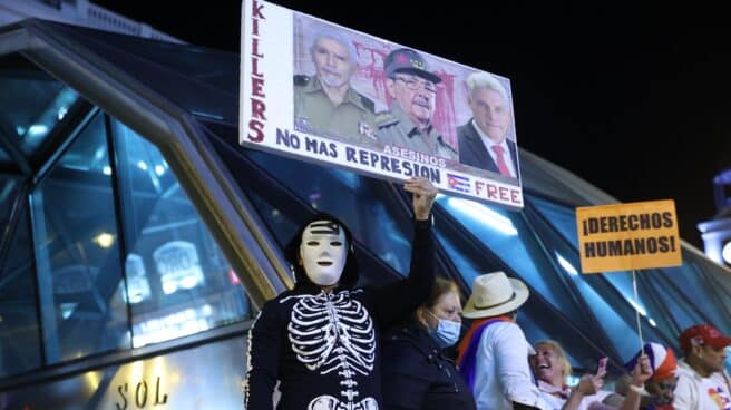 CONCENTRACIÓN EN APOYO A LAS MARCHAS DEL 15N EN CUBA