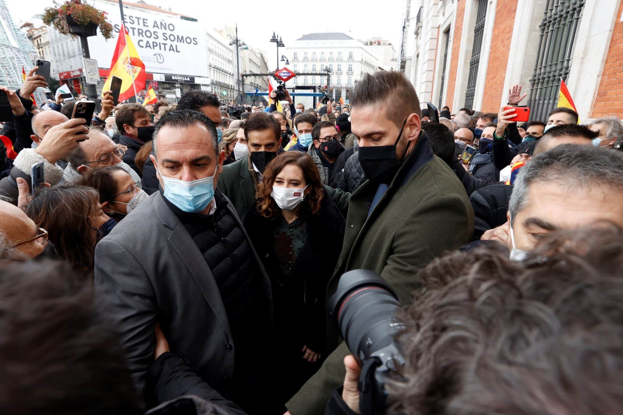 La presidenta de la Comunidad de Madrid, Isabel Díaz Ayuso, en la manifestación de los policías y guardias civiles.