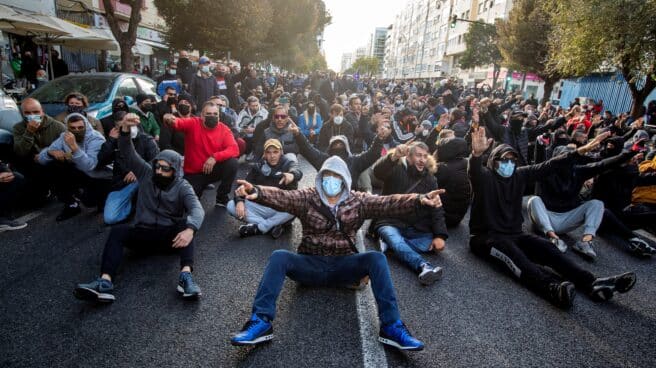 Sentada de los trabajadores del metal en Cádiz.