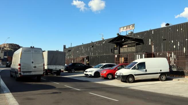 La madre de la menor violada en Igualada insiste a Sánchez si puede "dormir tranquilo" Polígono donde una menor de 16 años que fue agredida sexualmente en Igualada hace 10 días.