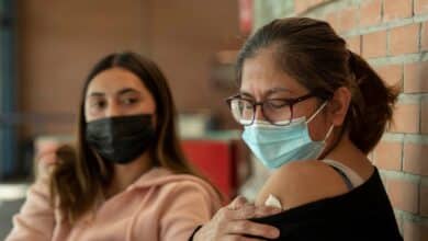 Sánchez anuncia la tercera dosis de la vacuna para los mayores de 60 años y personal sanitario