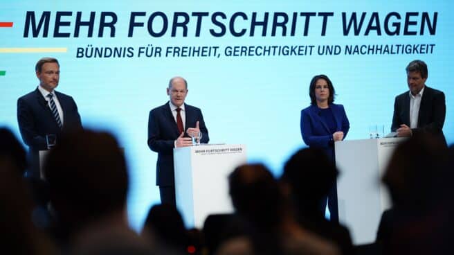La coalición semáforo abre la vía a políticas progresistas en Alemania en plena crisis del coronavirus Los artífices de la coalición semáforo: Lindner, Scholz, Baerbock y Habeck, de izqda a dcha