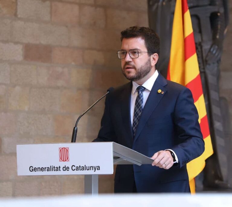 La mitad de los catalanes no sabe el nombre del president tras un año de Aragonès en Palau