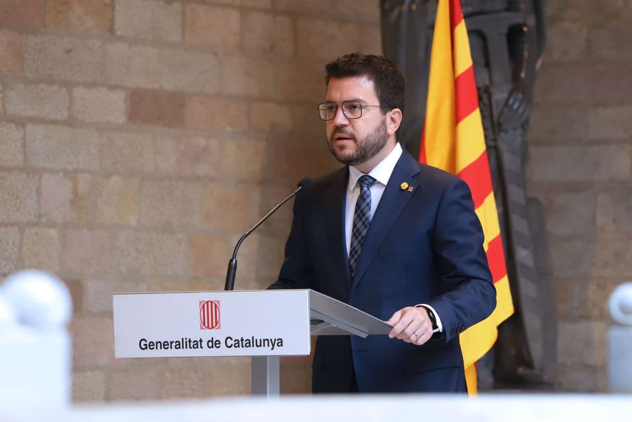 La mitad de los catalanes no sabe el nombre del president tras un año de Aragonès en Palau