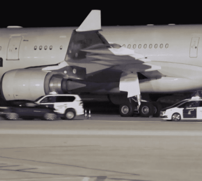 Los 12 marroquíes que escaparon del avión en Palma entran en la cárcel acusados de sedición