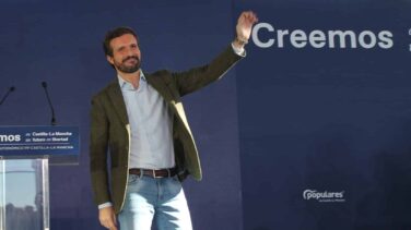 Vox se alimenta de la caída del PP en plena guerra entre Casado y Ayuso, según el CIS