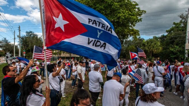 Cubanos se manifiestan en Miami contra el régimen castrista