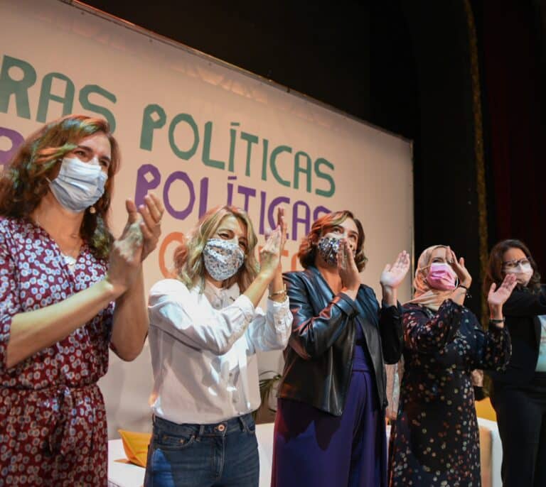 Yolanda Díaz, Mónica García, Colau y Hamed reivindican “el tsunami feminista” como vía para cambiar la política