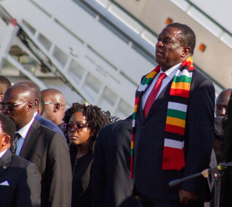 Mnangagwa se convierte en el primer presidente de Zimbabue en viajar a Reino Unido en 25 años