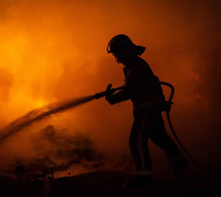 Muere un bombero en Zamora durante la extinción de un incendio