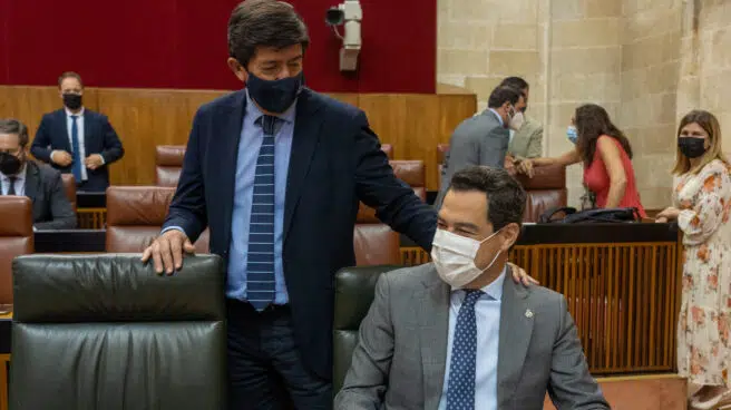 Moreno blinda a Marín frente al "fuego amigo" y mantiene el pulso a Génova por las elecciones andaluzas