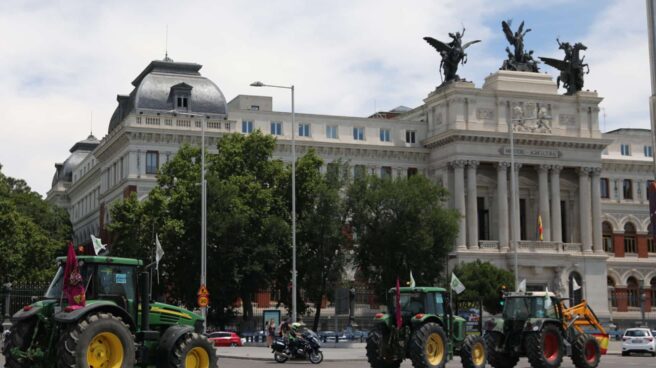 Un divorcio y muchos tractores: intrahistoria de la manifestación del campo que pretende inundar Madrid