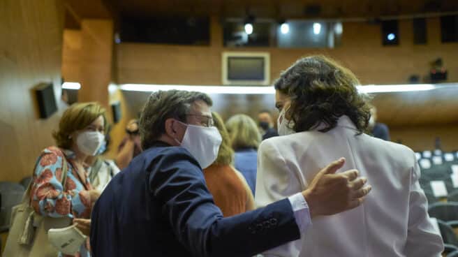 El alcalde de Madrid, José Luis Martínez-Almeida (i), y la presidenta de la Comunidad de Madrid, Isabel Díaz Ayuso (d). El alcalde de Madrid, José Luis Martínez-Almeida (i), y la presidenta de la Comunidad de Madrid, Isabel Díaz Ayuso (d).