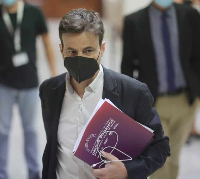 Sánchez pide respetar la disciplina de voto en la designación de Arnaldo ante el conato de rebelión en Podemos