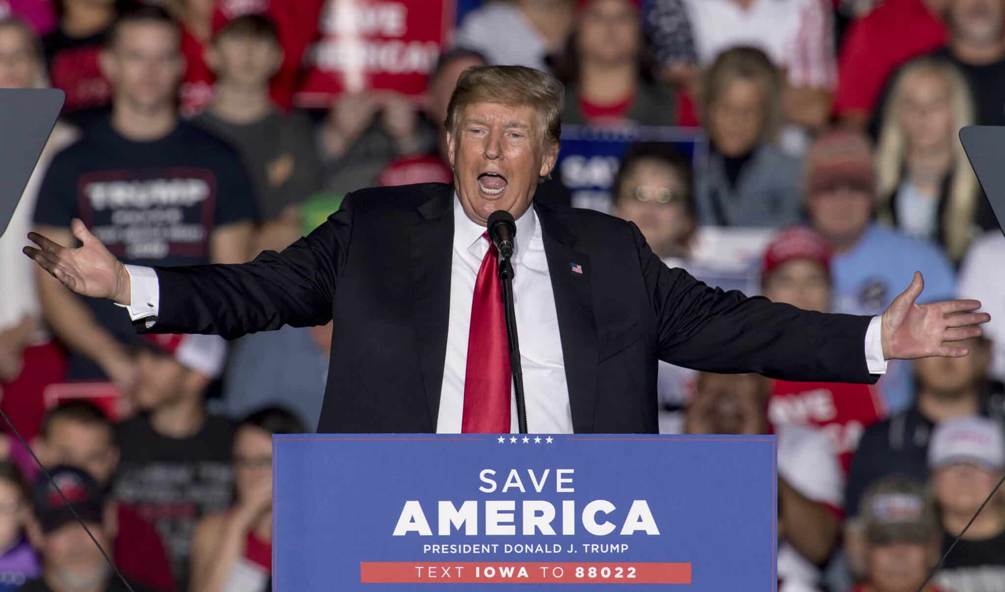 El presidente Donald Trump habla durante el Save America Rally