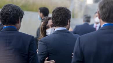 La guerra de Madrid desgasta al PP y pasa factura a Casado