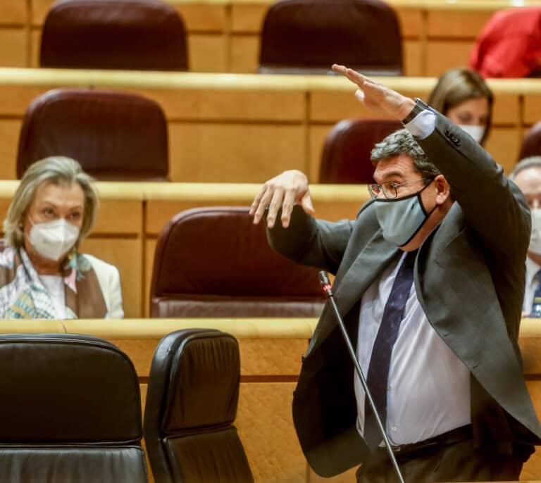 Escrivá alarga la negociación con los autónomos tras expirar el plazo al que se comprometió