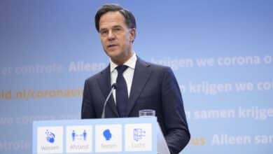 Países Bajos anuncia el cierre nocturno del país y la ampliación del pase sanitario