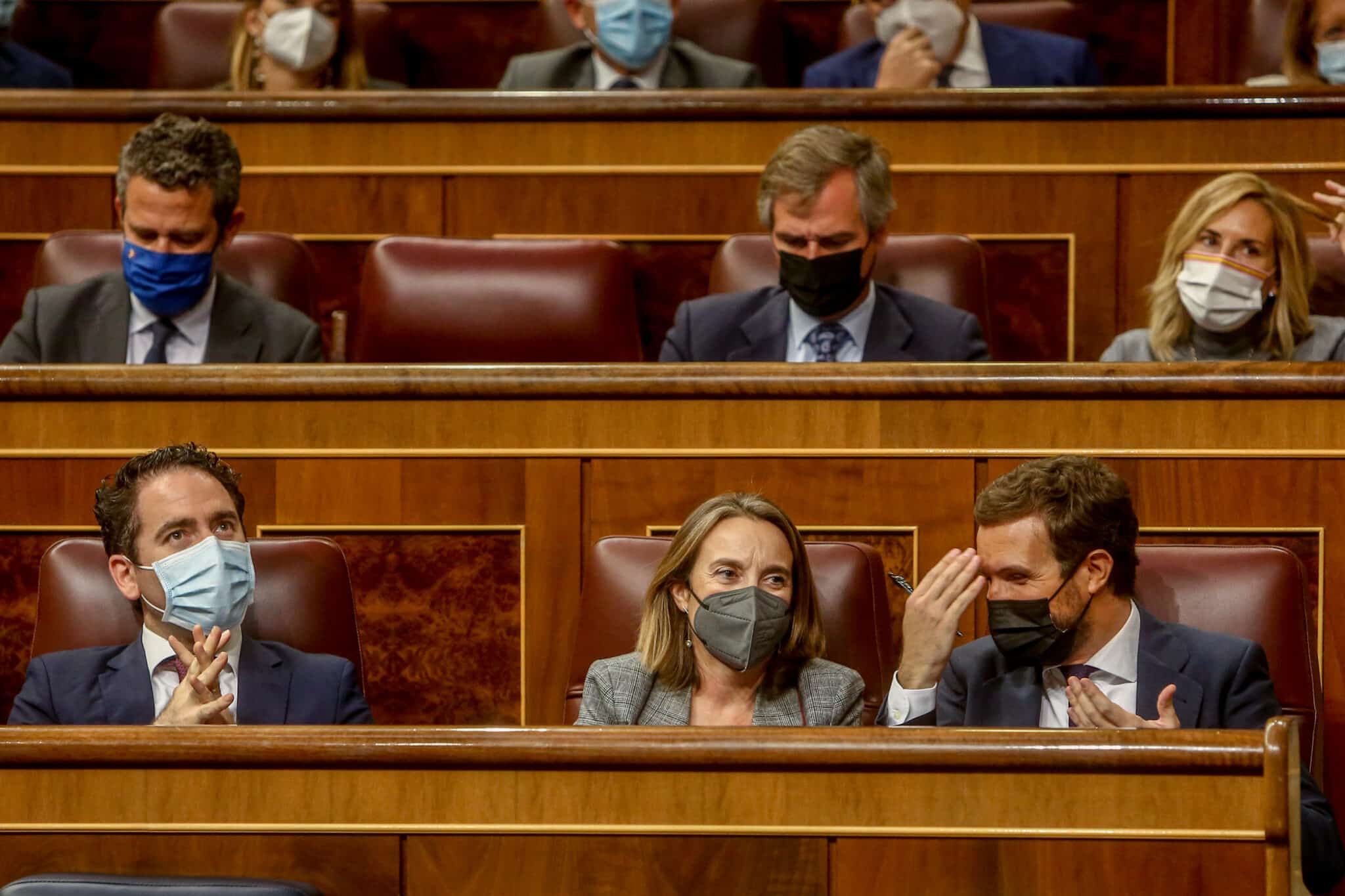 Los diputados del PP expresan su "desconcierto" y "preocupación" por la crisis con Ayuso en una cena con Casado