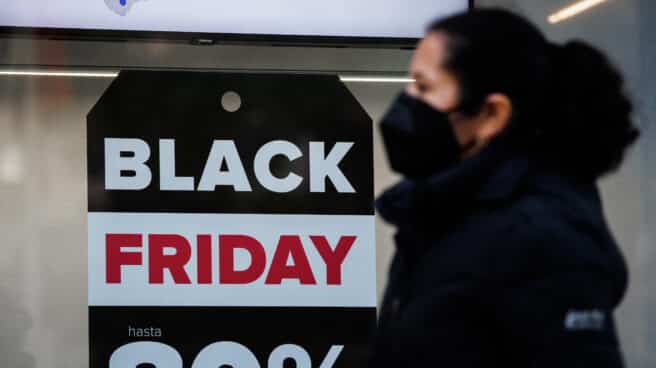 Un comercio anuncia descuentos del 80% por el Black Friday,.