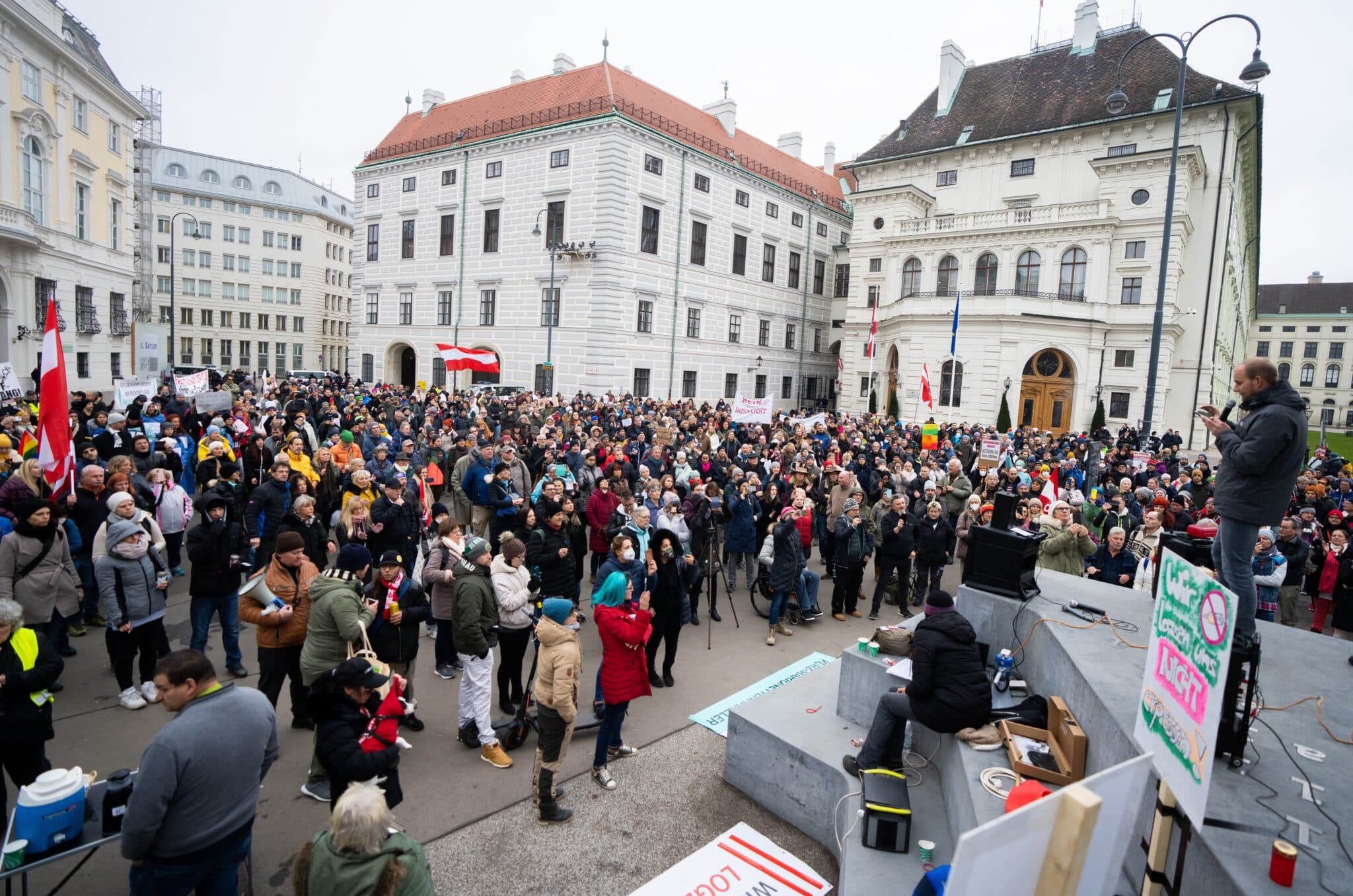 Protesta en Viena contra los confinamientos.