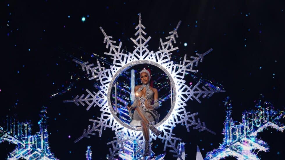 La rapera estadounidense Saweetie actúa durante los MTV Europe Music Awards