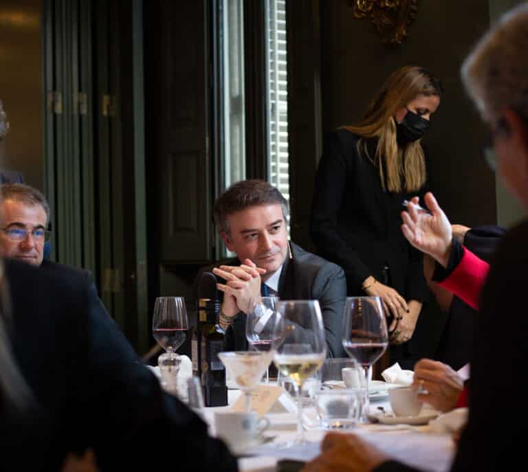 Los expertos pinchan el optimismo de Iván Redondo sobre unas elecciones en 2022