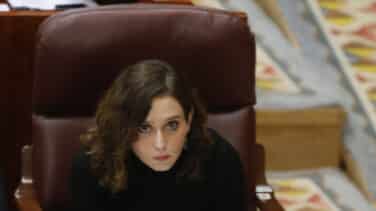 Ayuso carga contra la Ley de Memoria: "Sólo quieren revisar la Transición para que nos peguemos entre hermanos"