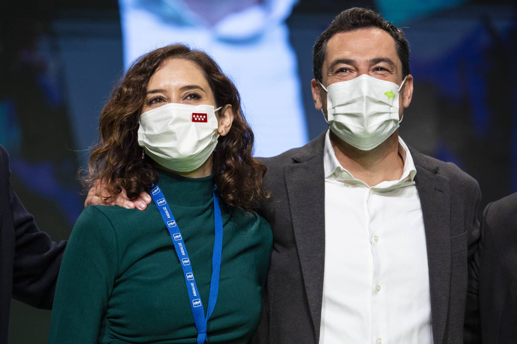 Isabel Díaz Ayuso y Juanma Moreno, en el Congreso del PP de Andalucía.