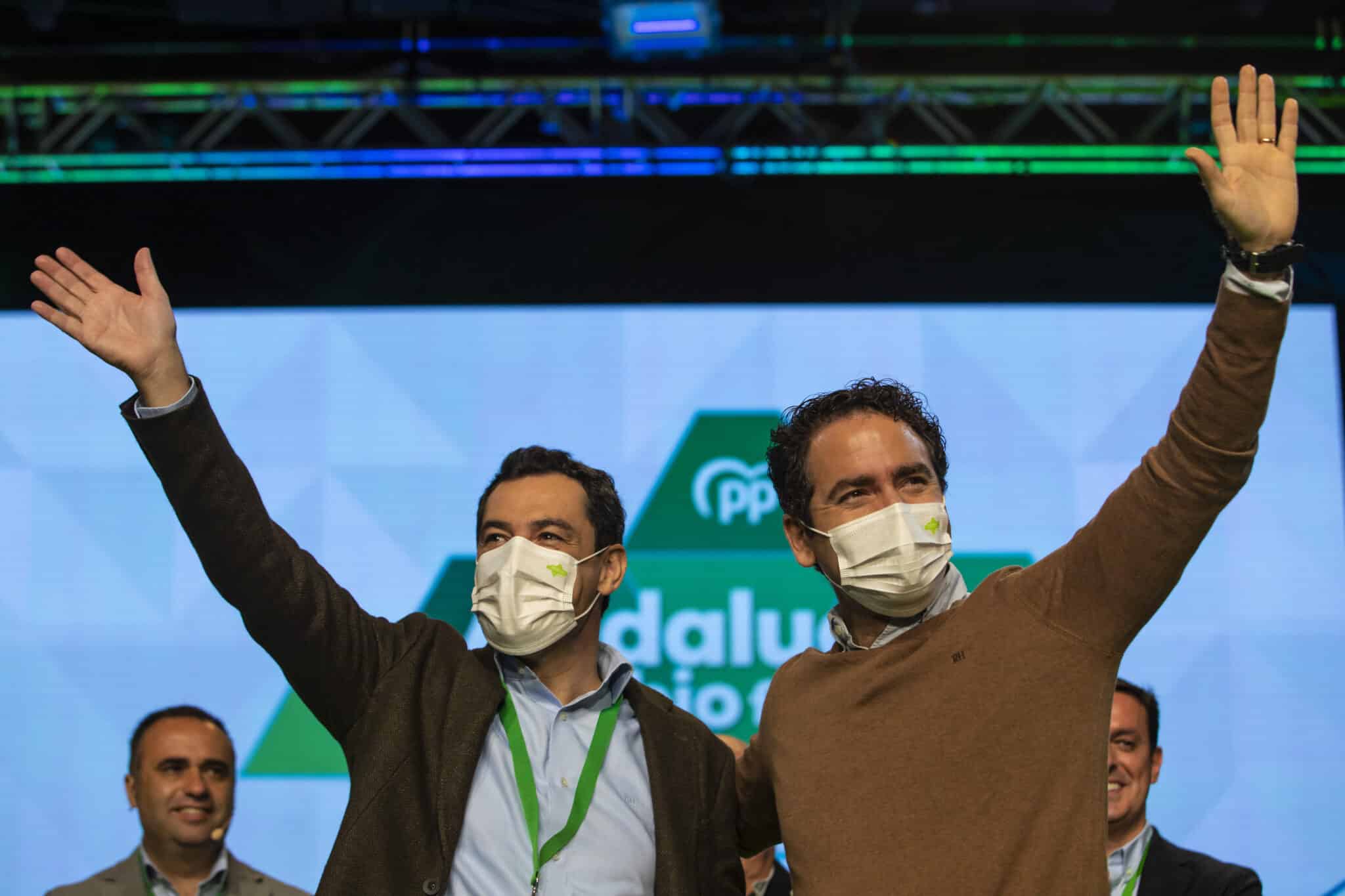 Moreno y Egea, en el Congreso del PP andaluz.