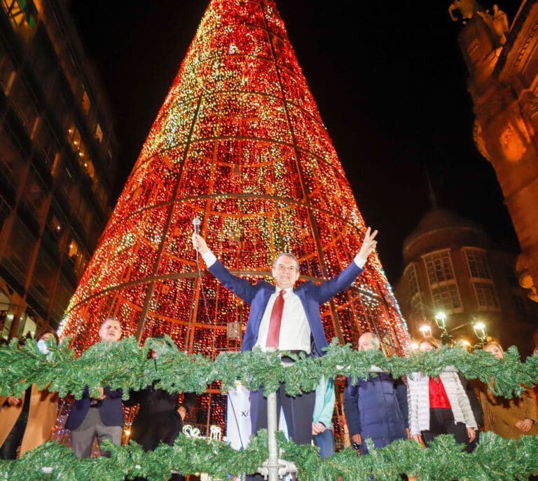 Abel Caballero enciende las luces de Navidad en Vigo: "¡Viva Galicia y viva España!"