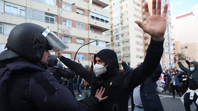 Disturbios en la manifestación de los trabajadores del metal en Cádiz.