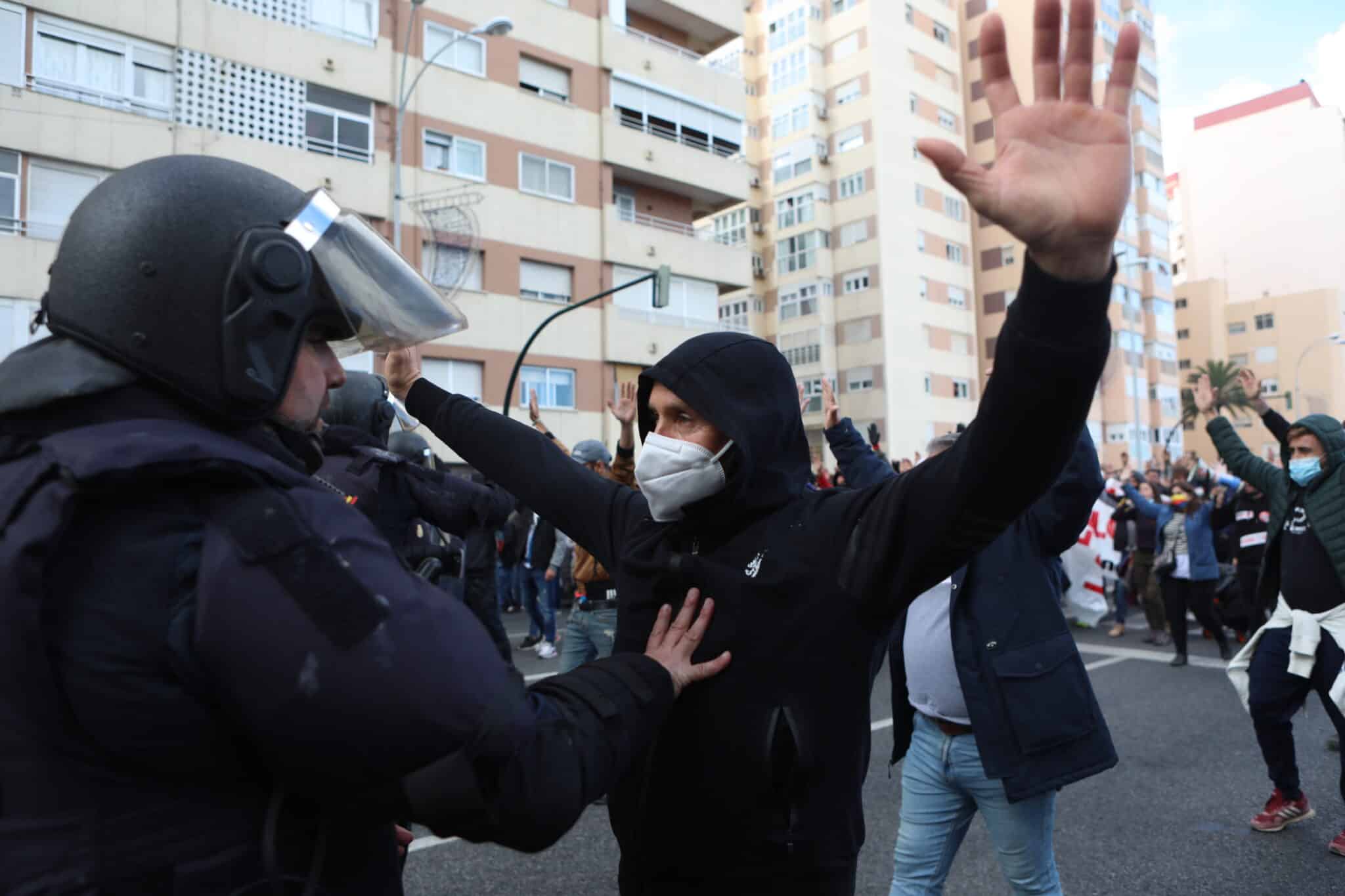 Disturbios en la manifestación de los trabajadores del metal en Cádiz.