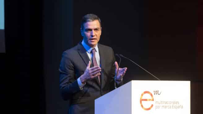 El presidente del Gobierno, Pedro Sánchez, interviene en el Congreso Anual de Multinacionales por marca España, en la Sala de Columnas del Círculo de Bellas Artes