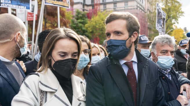 La portavoz parlamentaria del PP, Cuca Gamarra y el presidente del PP, Pablo Casado. La portavoz parlamentaria del PP, Cuca Gamarra y el presidente del PP, Pablo Casado.