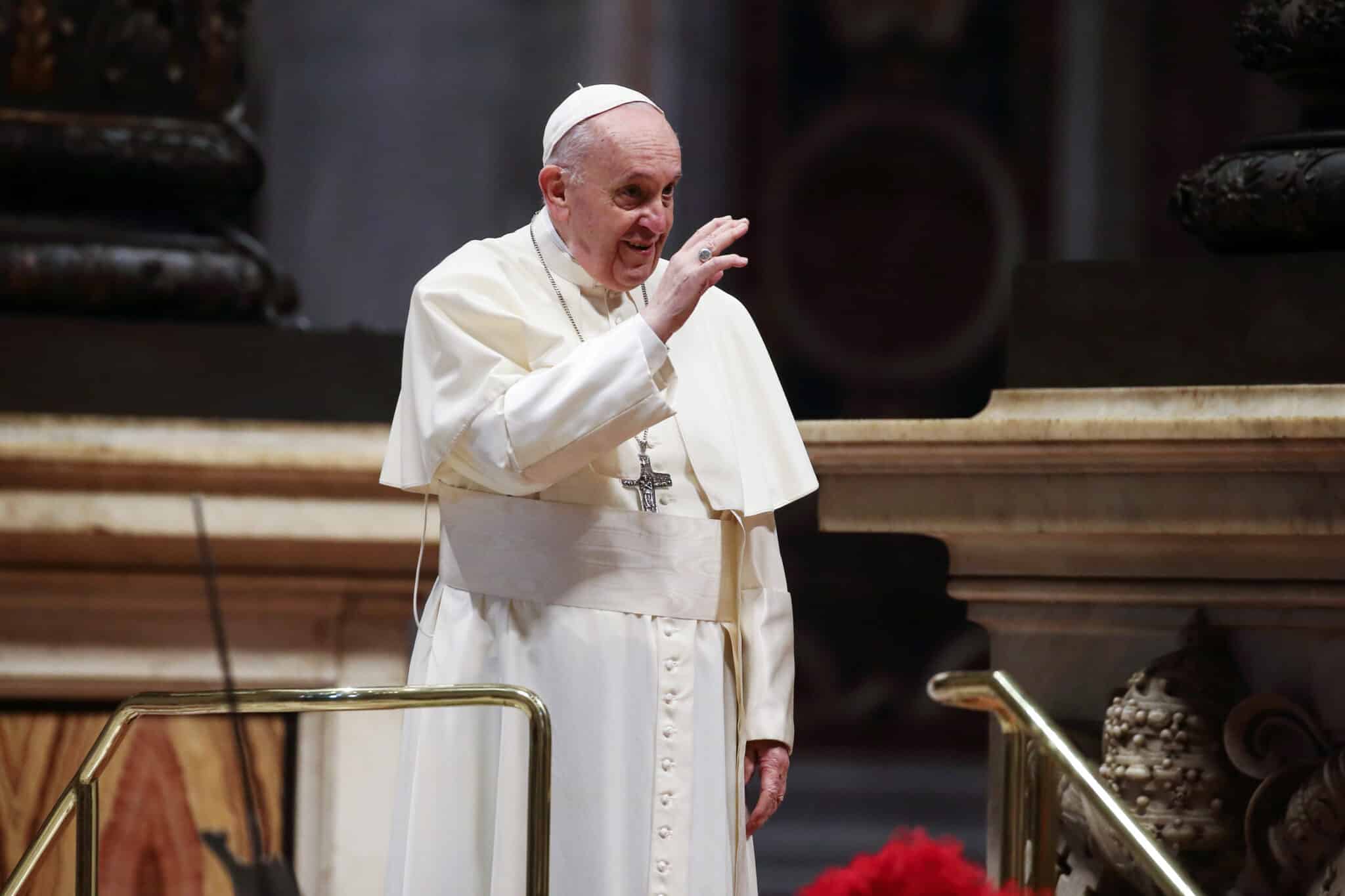 Ciudad del Vaticano: el Papa Francisco dirige una reunión con los asistentes a la peregrinación 'Madonna della Medaglia' en la Iglesia de San Pedro