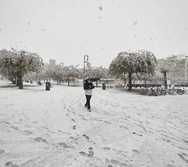 Ocho comunidades continúan en alerta por lluvia, nieve y mala mar