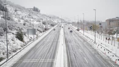 'Arwen' tiñe de blanco media España y genera problemas en las carreteras