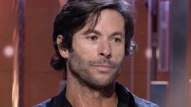 José Antonio Canales en 'Secret Story' tras desvelar su secreto José Antonio Canales sentado en el plató de 'Secret Story' tras desvelar su secreto