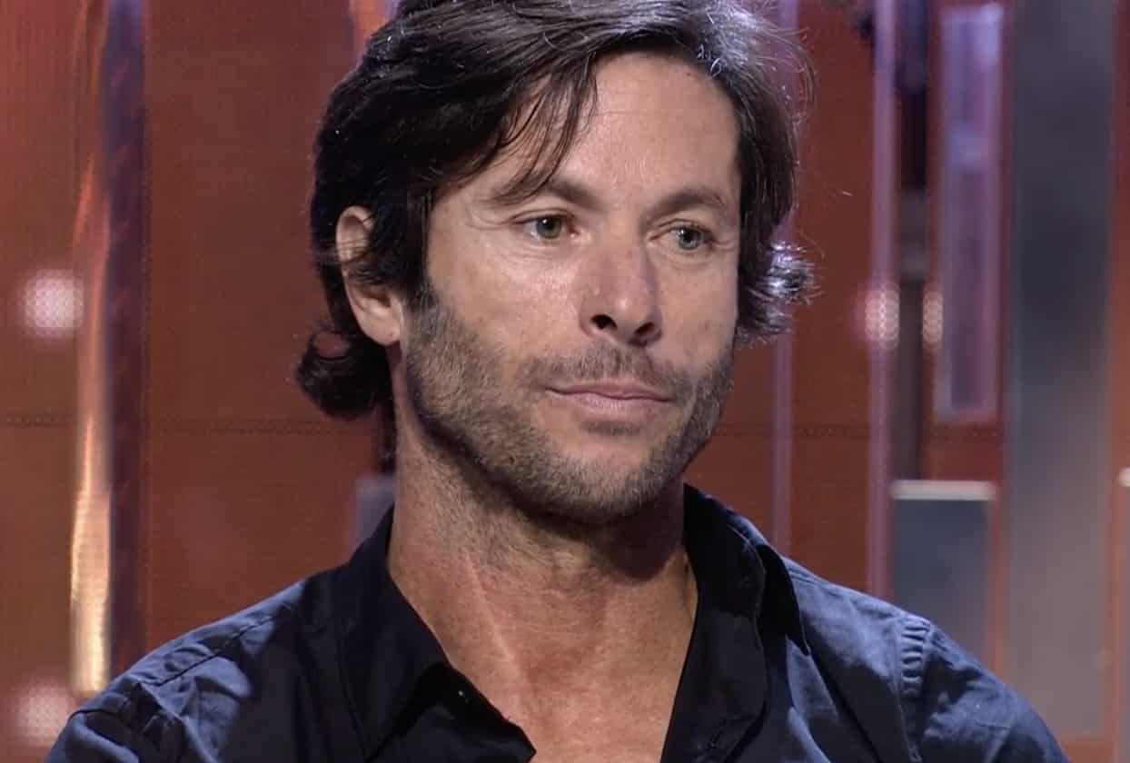 José Antonio Canales sentado en el plató de 'Secret Story' tras desvelar su secreto