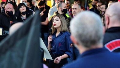 Isabel Peralta, la ultraderechista española a la que Alemania expulsa por llevar una esvástica