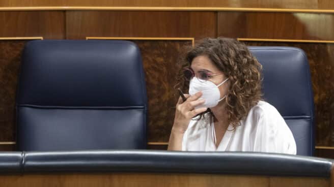 Las enmiendas de totalidad a los Presupuestos del Estado de 2022, a votación en el Congreso La ministra de Hacienda, María Jesús Montero, en una sesión plenaria en el Congreso de los Diputados