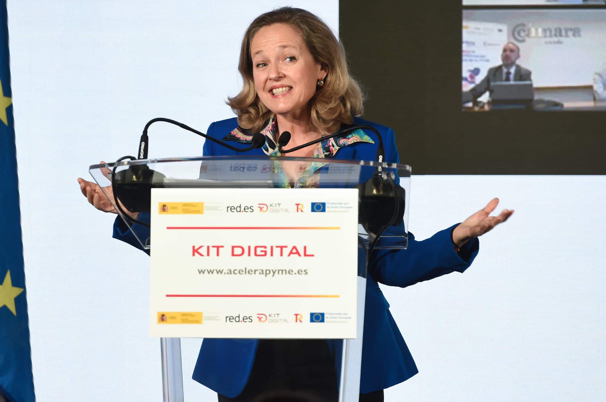 La vicepresidenta primera y ministra de Asuntos Económicos, Nadia Calviño, interviene en la presentación del Kit Digital, en Madrid.