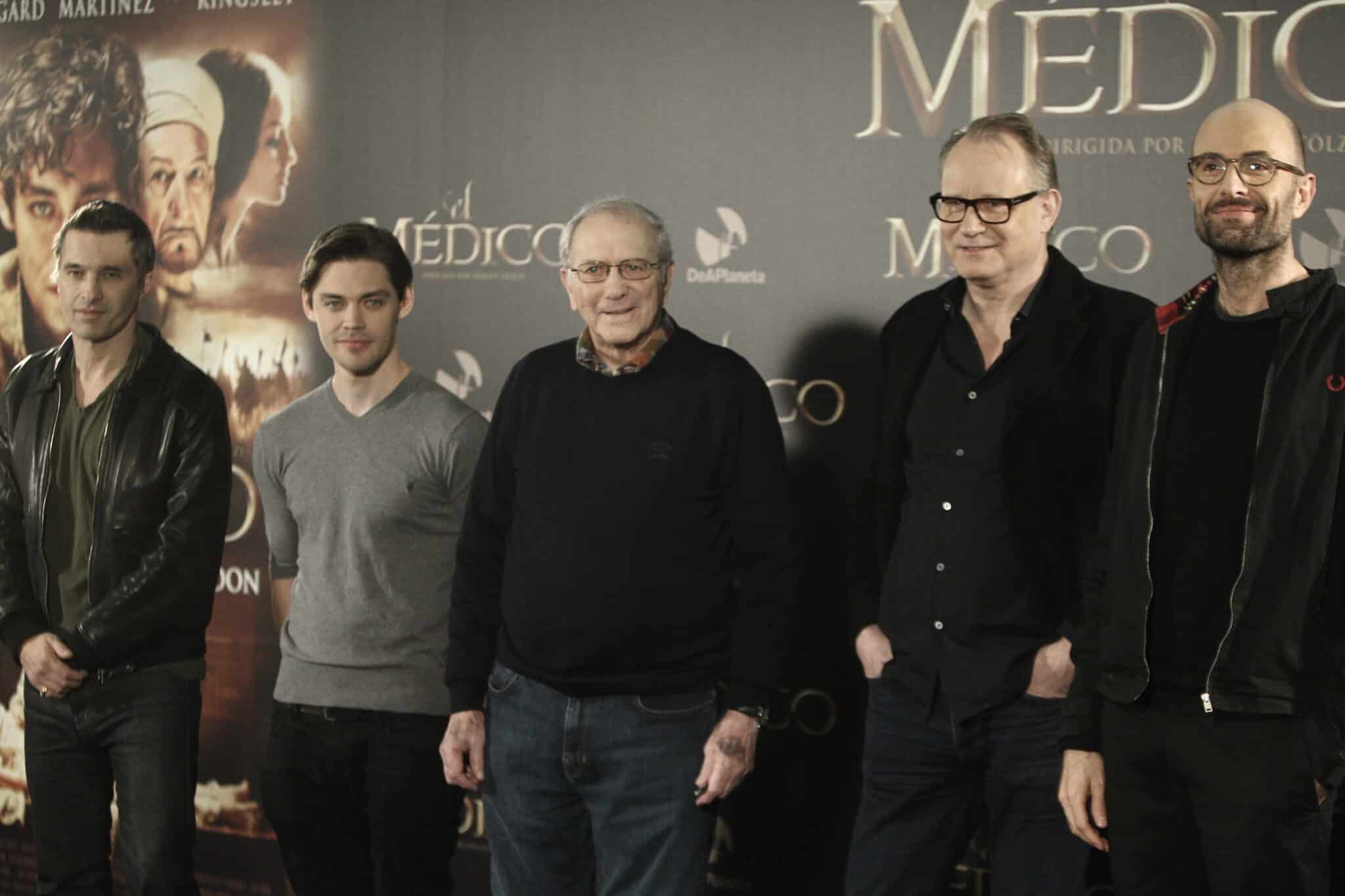 Noah Gordon (centro) en la presentación del musical 'El médico', en Madrid.